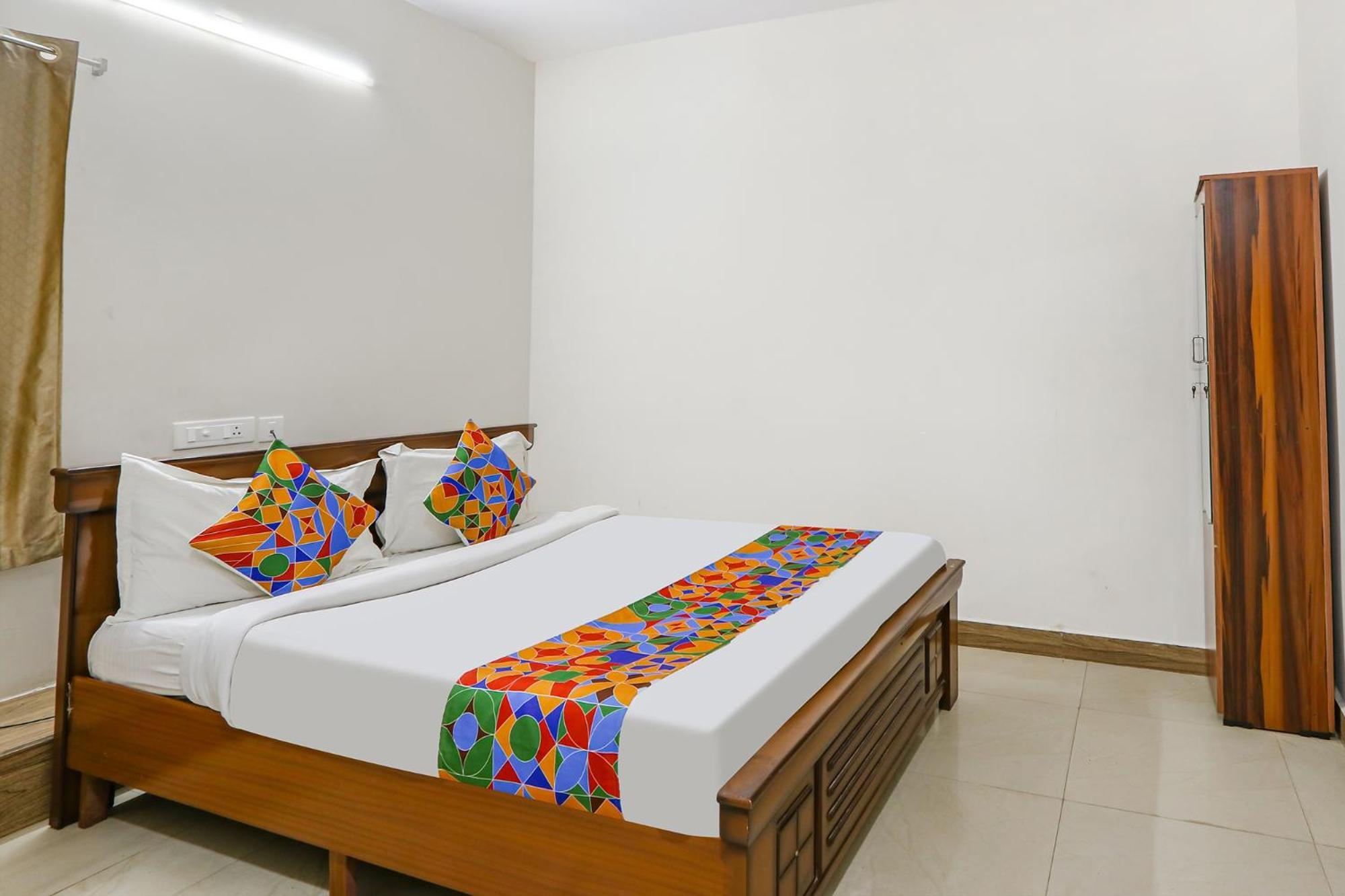 Fabexpress Korner Inn - Sivaji Park Visakhapatnam Exterior foto