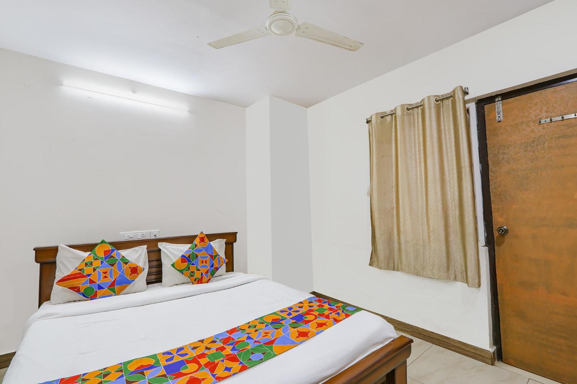 Fabexpress Korner Inn - Sivaji Park Visakhapatnam Exterior foto