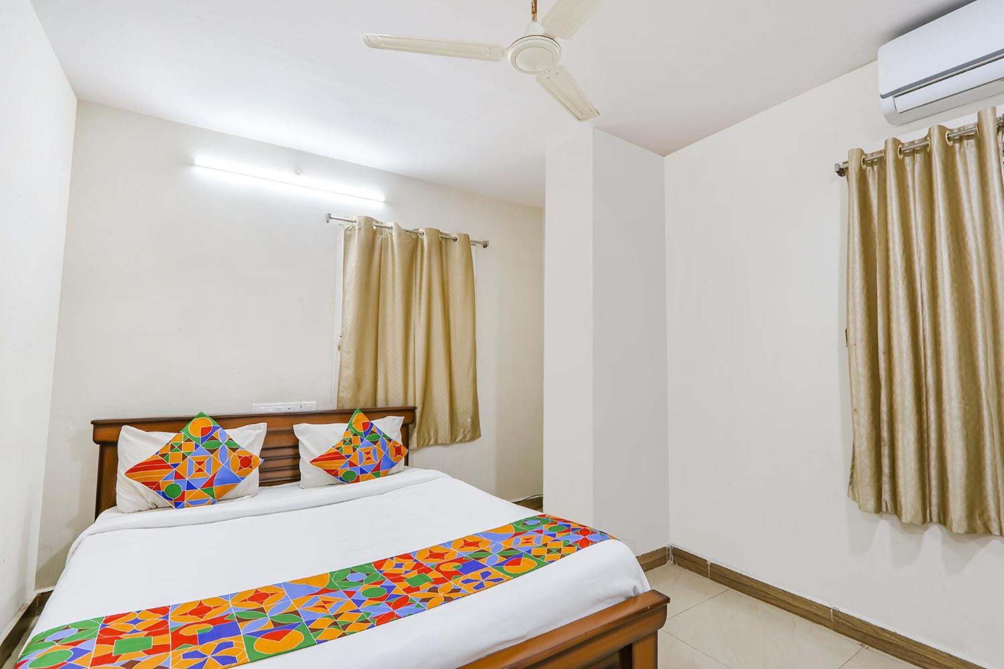 Fabexpress Korner Inn - Sivaji Park Visakhapatnam Exterior foto